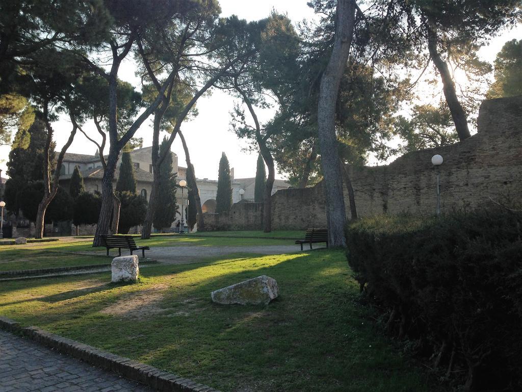 Astoria Hotel Pesaro Exterior foto